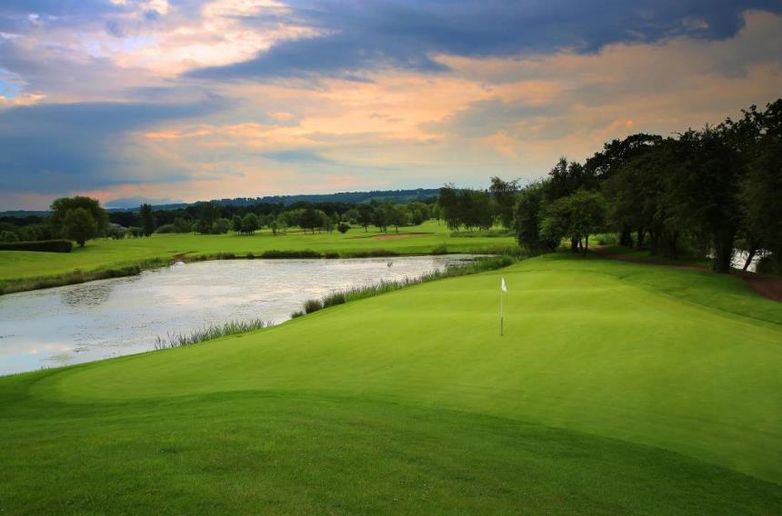 PRICE DROP – as the clock change approaches we’ve introduced some great new offers to keep you playing well into the off season. Click ➡️ qhotels.co.uk/golf to view our great new ⛳ offers.