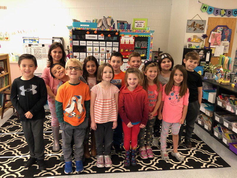 StephanieMik's tweet photo. #HopeSchoolRI wore orange for #UnityDay2019 .  Our students pledged to be UNITED for kindness, acceptance and inclusion and to stand up against bullying. Thank you, Mrs Mrachetti for organizing this! https://t.co/KoOqNHDHB5