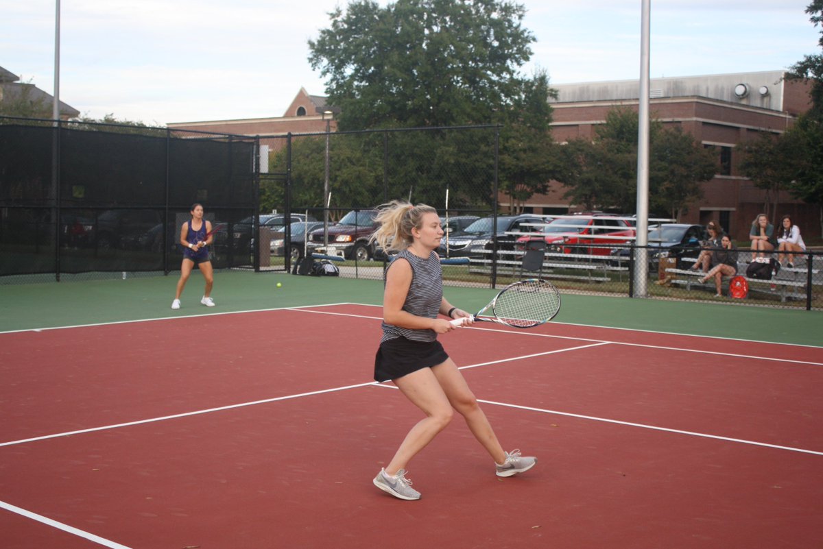 USTAMacon80K's tweet photo. A fun night for all at the Mercer Tennis Classic Pro Am last night https://t.co/I3BFIsmSBM