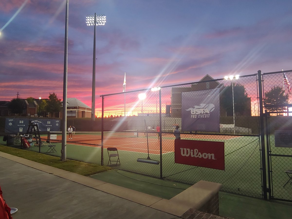 USTAMacon80K's tweet photo. A fun night for all at the Mercer Tennis Classic Pro Am last night https://t.co/I3BFIsmSBM