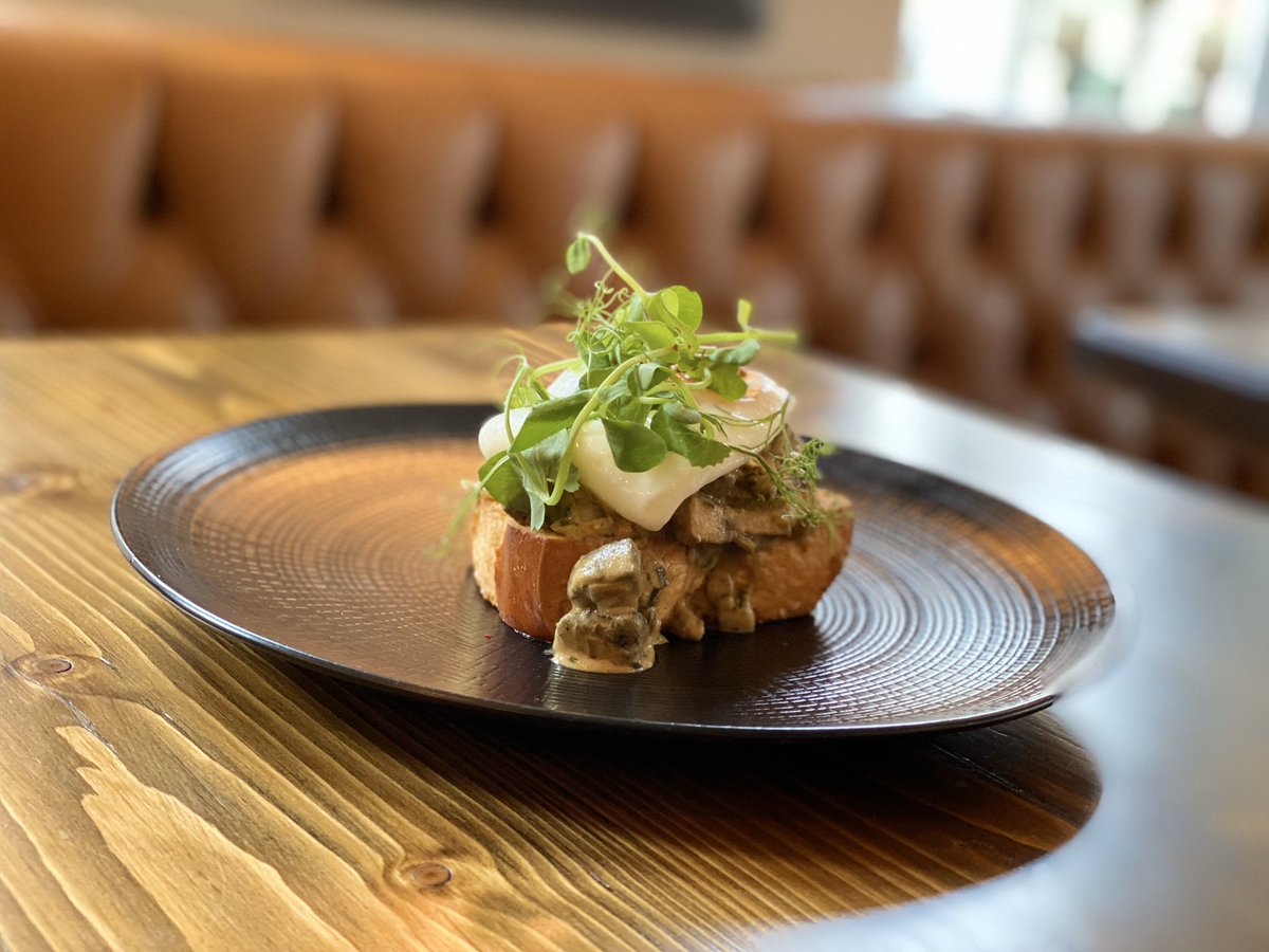 Our Autumn/Winter menu is live now! Our devilled mushrooms and poached duck egg served on lightly toasted brioche is perfect as a warming starter or light bite. #onlyatfullers #fullerskitchen #winchester #beproudofit #foodphotos