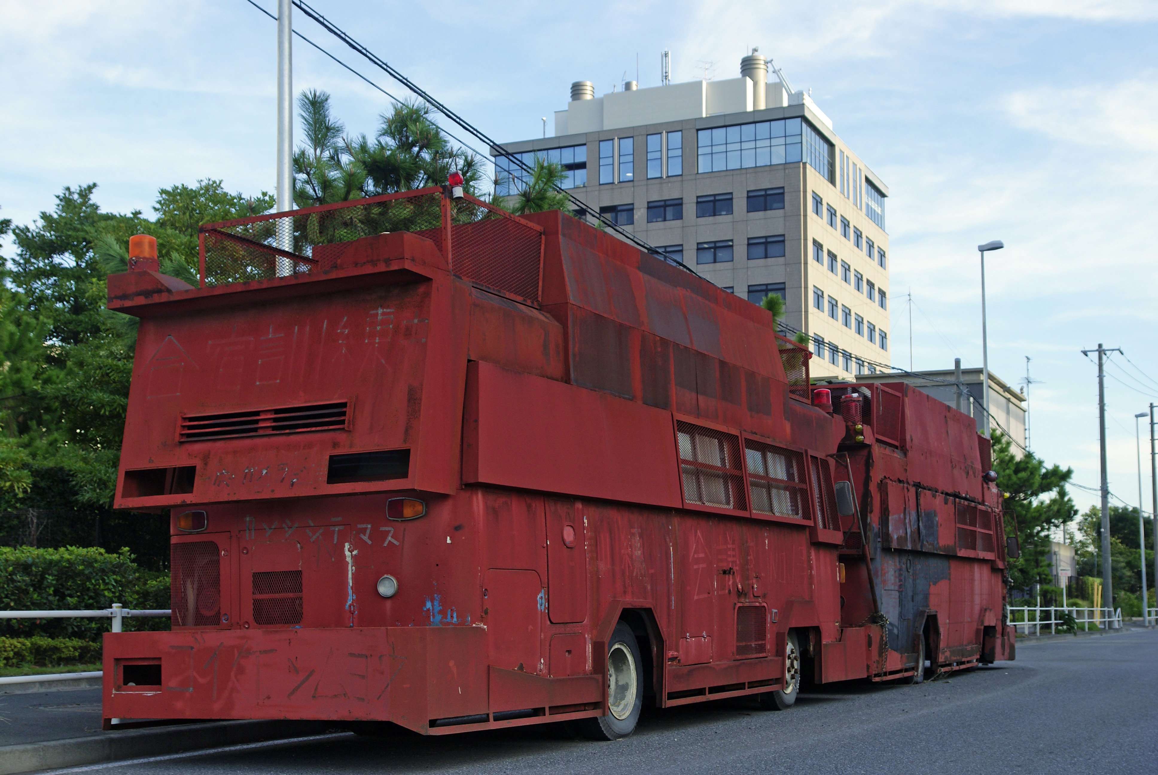右翼街宣車バス③