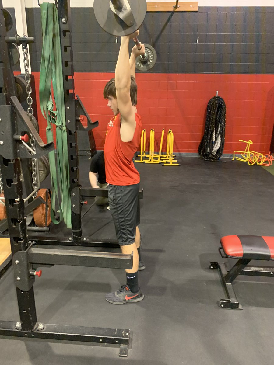 k_kellerstrass's tweet photo. Presses and core work! #PHSstrength https://t.co/2qLZwamD0M