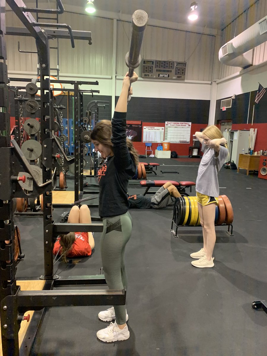 k_kellerstrass's tweet photo. Presses and core work! #PHSstrength https://t.co/2qLZwamD0M