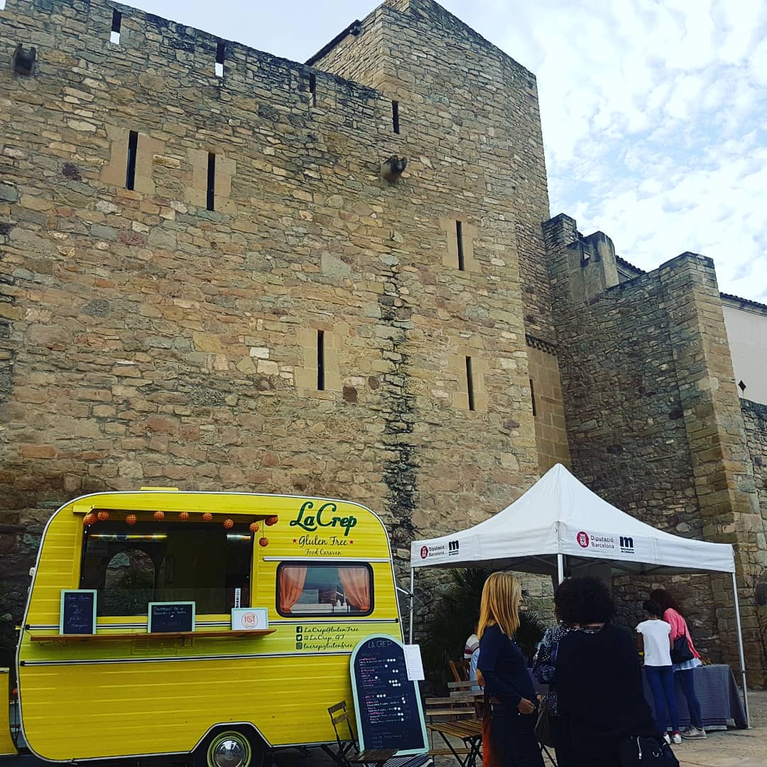 LaCrep_GF's tweet photo. El proper cap de setmana trobareu les nostres #creps #sensegluten a la #FestadelBolet de #CalRosal , al costadet de #Berga !
#glutenfree #glutenfreefoodtruck #glutenfreefoodcaravan #foodtruck #foodcaravan #streetfood #olvan #berguedà #mercatdelbolet #festadelbolet2019 https://t.co/hHdTb6vYFB