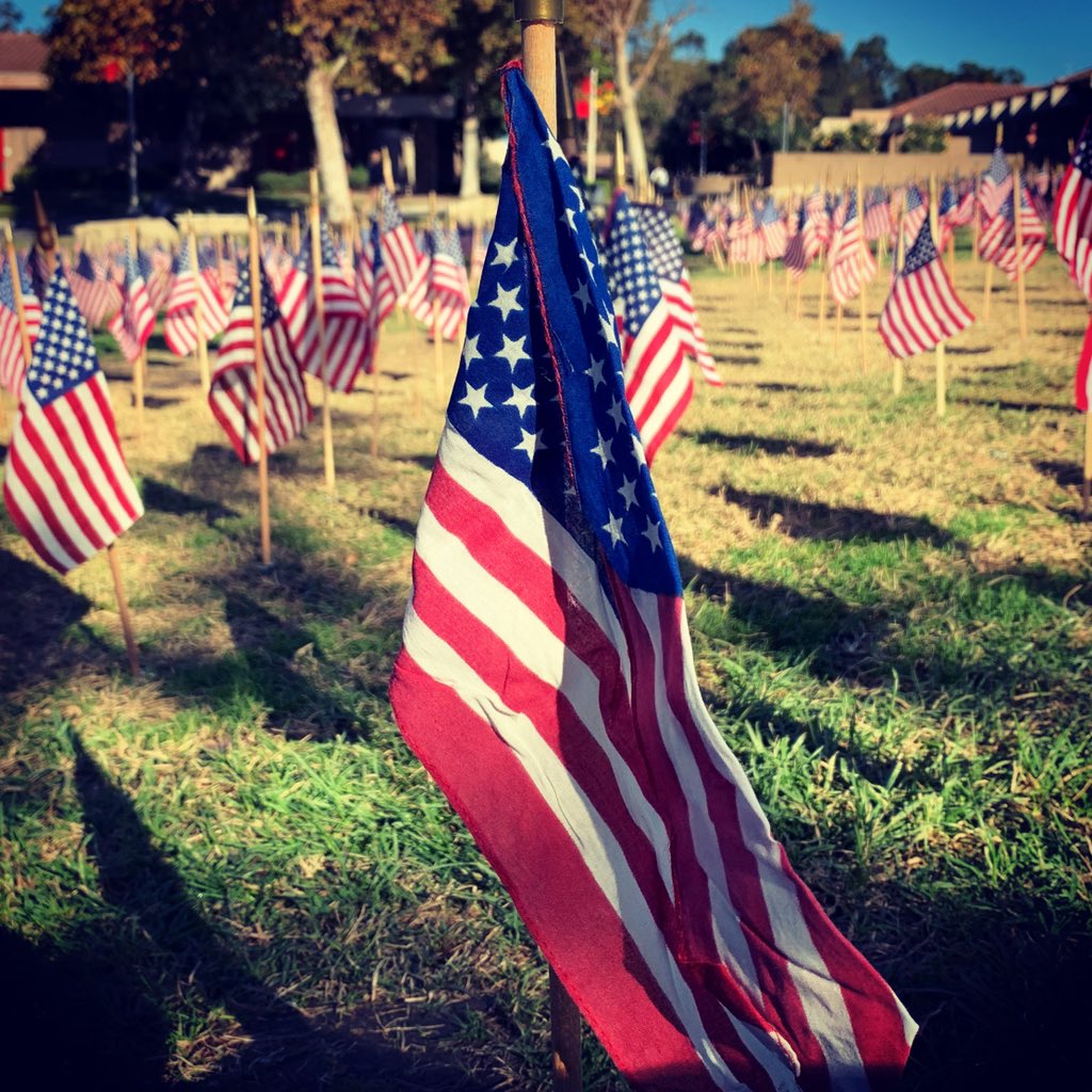 7Gimages's tweet photo. Field of Flags, a tribute to the 2977 souls that that perished on 9/11. It’s an honor to be a part of all the events happening this week for the Mission Viejo MAF game. https://t.co/3ACvUN2GSQ