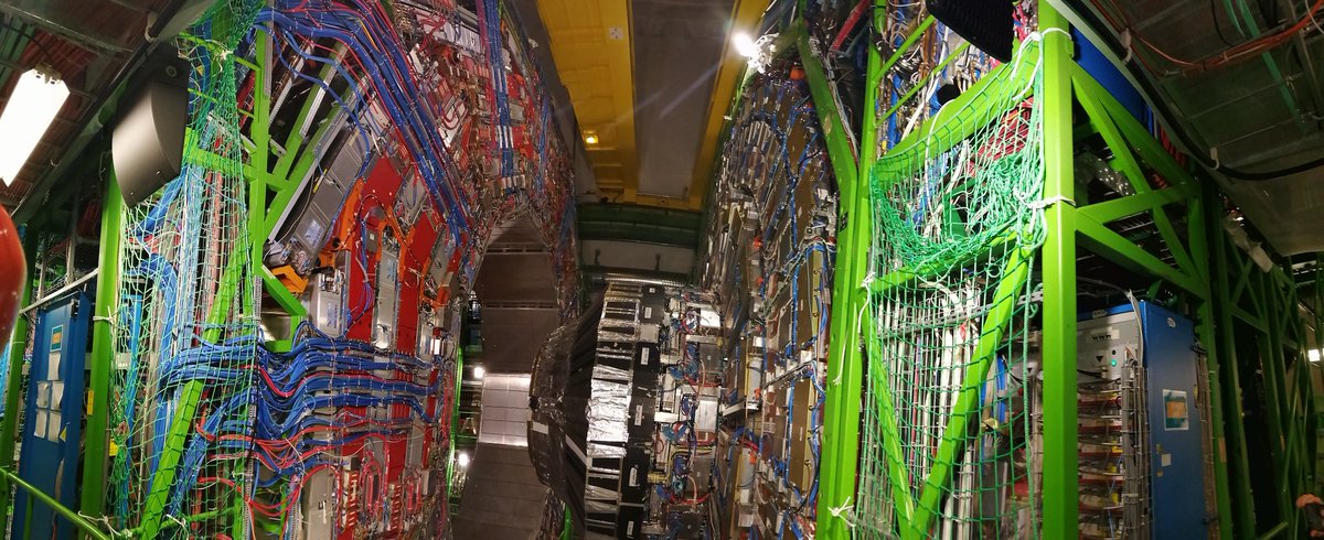 joyemmie's tweet image. Went to visit the CMS Experiment today #mycmsvisit #cmsexperiment #phdlife #highenergyphysics #CERN #LHC