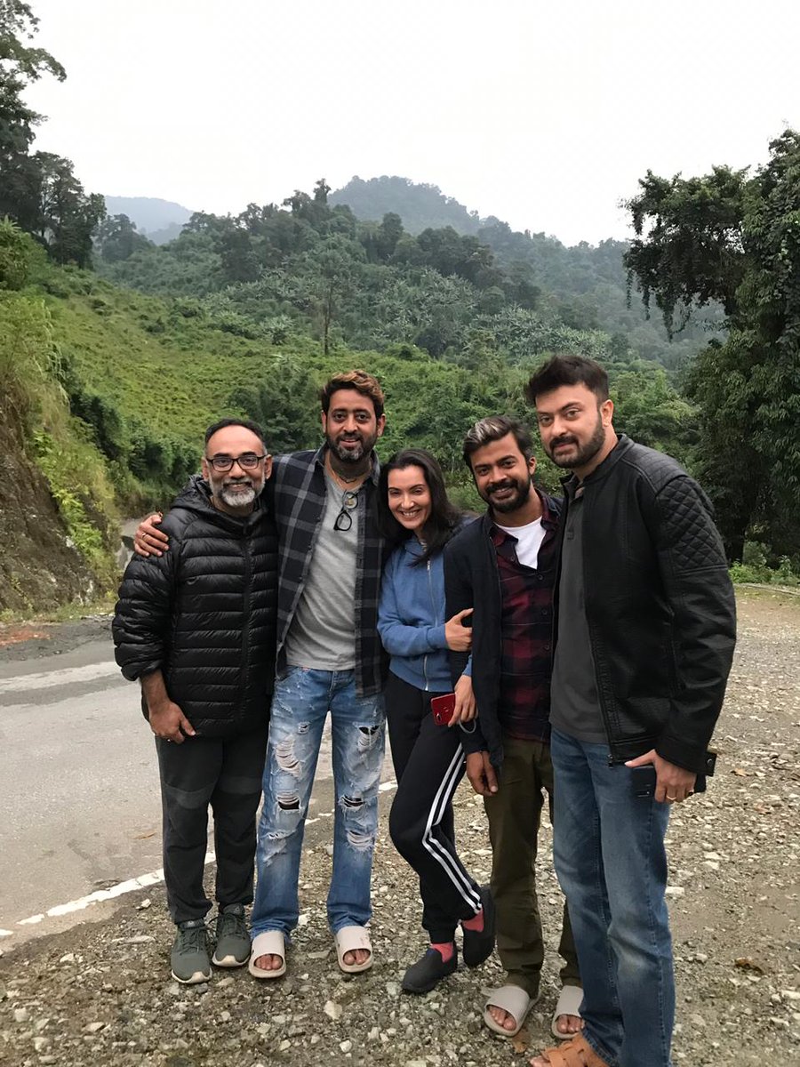 Tolly queen @ArpitaCP With her upcoming film #Hridpindo team at Arunachal Pradesh 😊😊 @anichakladar @shieladitya

#LoveForDiva