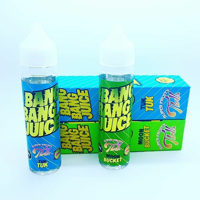 jumponthevape's tweet image. What's your favourite? Moon bucket a delicious sweet lemon and lime soda or Tuk Tuk with its mouthwatering tropical fruits? 
jumponthevape.com

#moonbucket #tuktuk #bangkok #thailand #bangbangjuice
#jumponthevape #vapeuk #eliquid #quitsmoking #va… ift.tt/2pNHXDG