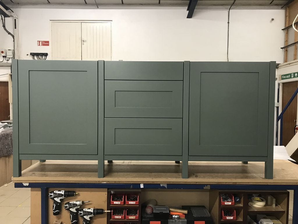 treyonekitchens's tweet image. We thought we'd give everyone another little insight into our workshop. We like to do a final fit before the units are sent out for delivery and we are loving the look of this handleless shaker. 

#shaker #tipon #handleless #handmade #bespoke #MadeToOrder #OakDrawers