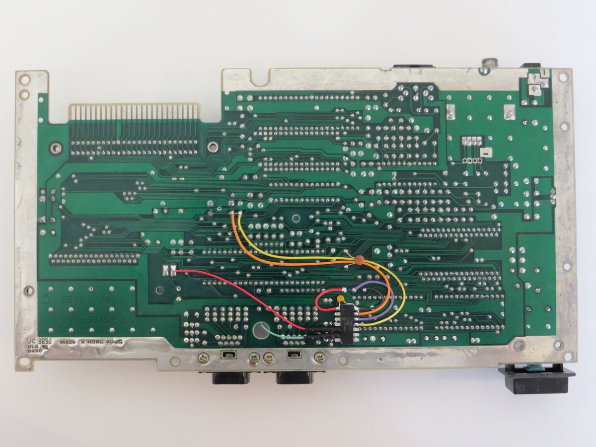 ConsoleMods's tweet image. #Sega Master System - full clean, new thermal paste on the voltage regulator &amp;amp; a dead-bug #Switchless #RegionMod installed. Owner can now enjoy some #60hz gaming as nature intended. #SegaMasterSystem #MasterSystem #ConsoleMods #ConsoleModding #OldSchoolGaming #SegaMods #8Bitt