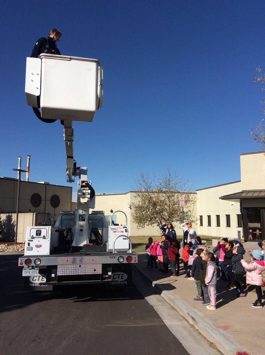 NickyLWillis's tweet image. Thank you, Mr. Jason, from O &amp;amp; M for coming out to show us how a bucket truck works as part of our Transportation Unit! #StVrainStorm @SparkDPS #ECEStem
