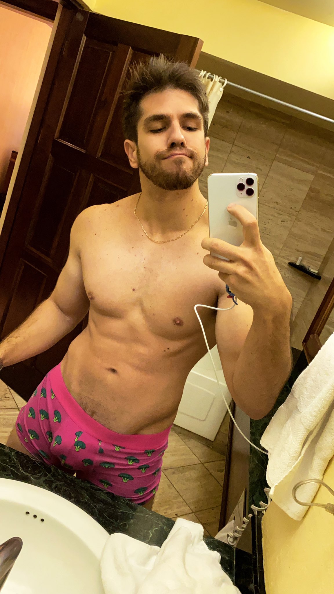 EHlL3b0WkAEYI3Y.jpg:large