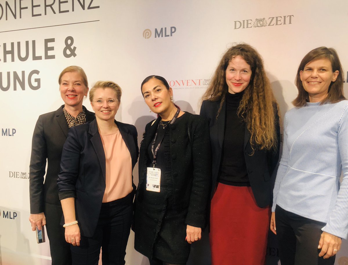 doc_scholz's tweet image. All female panel @DIEZEIT-Konferenz Hochschule. #academia #ofcoursewecan

Feat. @MurielHelbig; @DLADirektorin; @LadyBitchRay1; @doc_scholz; Carolin Sutter @SRHHochschuleHD