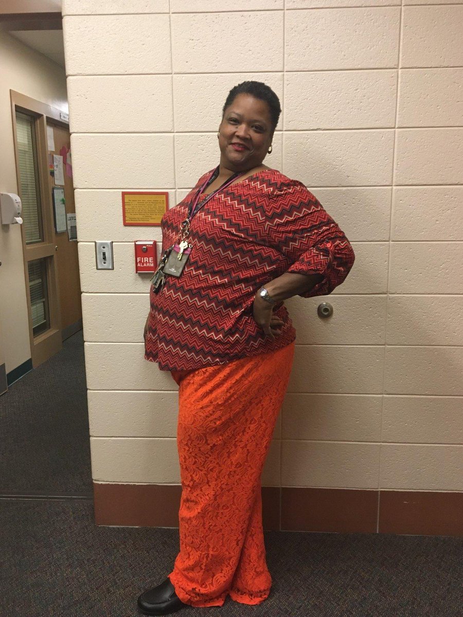 BelleGroveAACPS's tweet photo. Crossing counties, School Counselors always show love, kindness, and support! Appreciate you Mrs. El-Amin!
#ccboeAwesome #AACPSAwesome #Orangepride #SchoolCounselorsRock #elementarytohighschool https://t.co/OZHaaloYlR