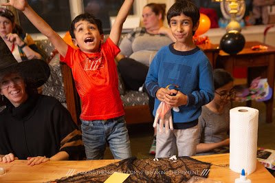 RMHCneo's tweet image. Thank you @kirkbrideswp for recently hosting a Halloween party for our families! Special thanks to @MakingTheMoment and @LunaBakeryCafe for capturing the event and for the tasty treats. Our guests had a frightfully good time! 👻🎃🧟‍♀️🧛‍♂️ Read more: ow.ly/rBuj30pLGIa