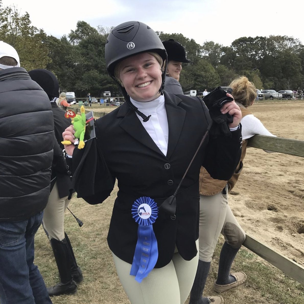 rideihsa's tweet photo. So. Proud. π
@valenciawesternequestrian @ #Repost #RideIHSA #IHSAStrong #HunterSeat #Western #IHSAWestern #IHSAHunterSeat #CollegeEquestrian #HorseShow https://t.co/BJZKg8HMU8