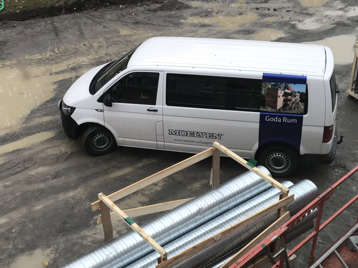 sweflooring's tweet image. Helping Moelven with the floor,they are building a school on Island Ekerö #moelven #construction #school #floorlayer #golvläggare
