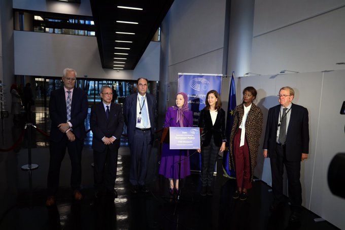 Voir l'image sur Twitter