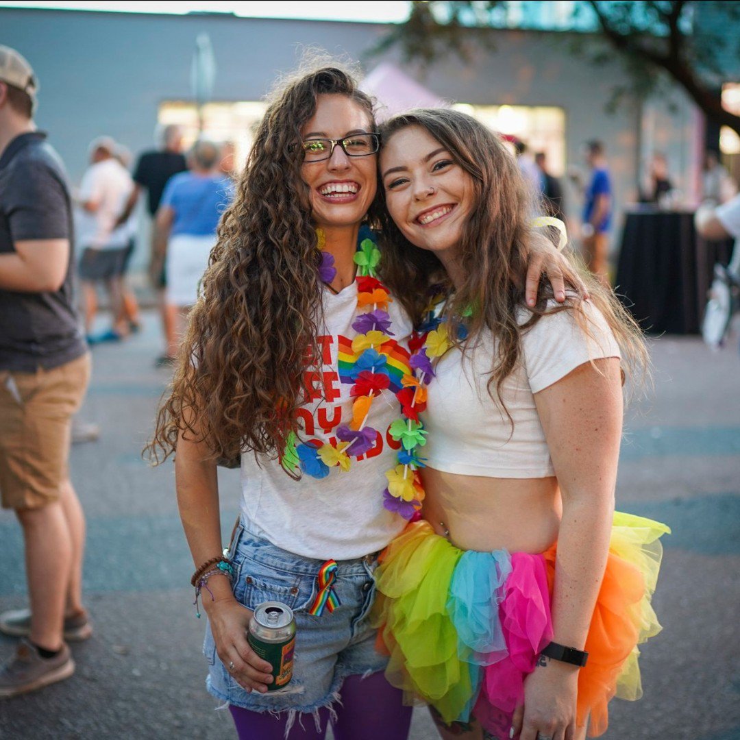 cheers_sav's tweet photo. We've got a weekend full of P🏳️‍🌈R🏳️‍🌈I🏳️‍🌈D🏳️‍🌈E!

Don't miss out on all the full events we'll be apart! 
✨ MasQueerade - A Legendary Ball
✨ @PrideinSavannah Parade
✨ Downtown Takeover - A Legendary Bar Crawl featuring #drinkbabe https://t.co/W8ryx1E274