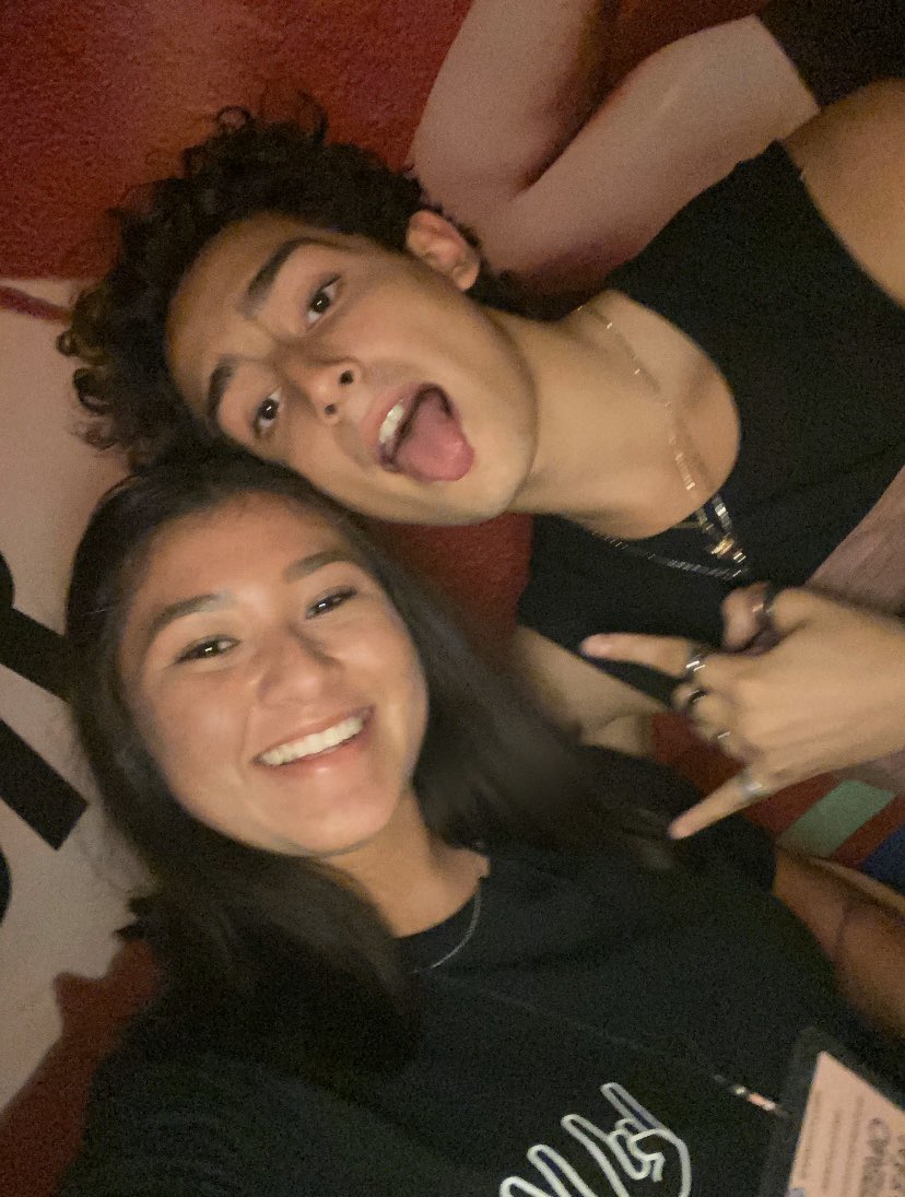fridagarciaa_'s tweet photo. Son las personas más lindas que pude haber conocido, apenas 2 días del #PerfecTourMerida y ya los extraño mucho🥺❤️ @JoaquinBondoni @mailomarcos vuelvan pronto🤘🏻 https://t.co/7vzEhpv6aJ