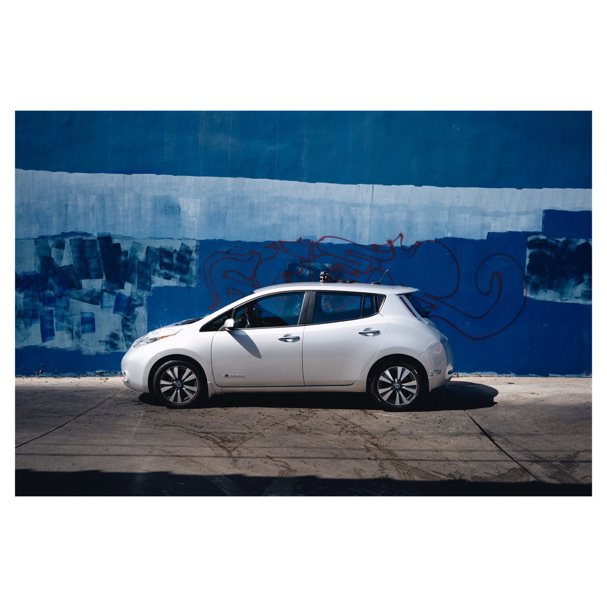 andymcroryphoto's tweet photo. This is my Nissan Leaf. The battery is dying and Nissan USA refuses to help me. Less than 30k miles and ~50% capacity. Range is <50 miles per charge. Stand by your customers, Nissan. #nissanleaf #electriccars #nissanev #nissanusa #nissanbatteries #leafproblems #nissanproblems https://t.co/23UQXbJJcT