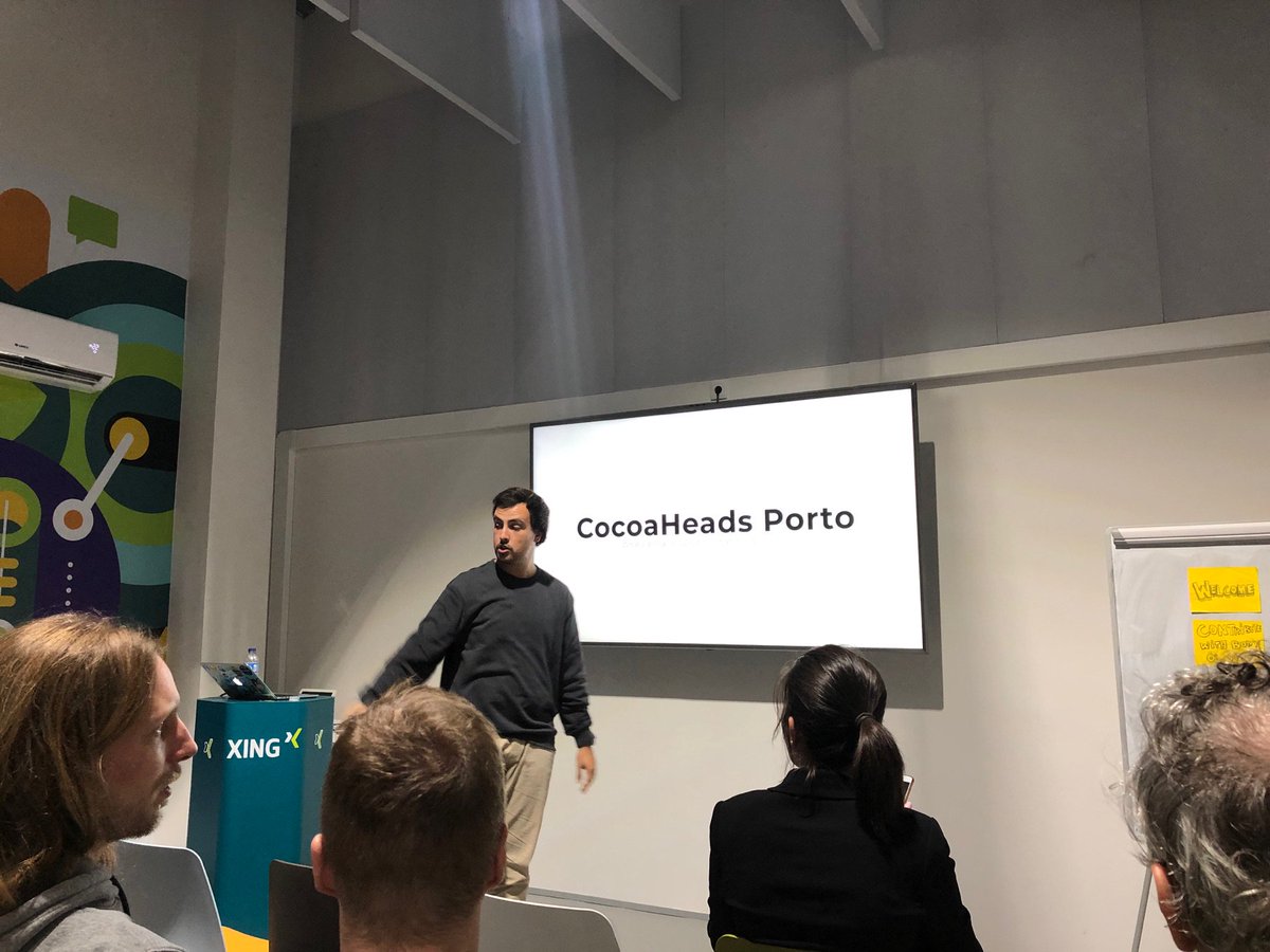 .<a href="/pedrommcarrasco/">Pedro Carrasco</a> introducing tonight's <a href="/cocoaheadsporto/">CocoaHeads Porto</a>!