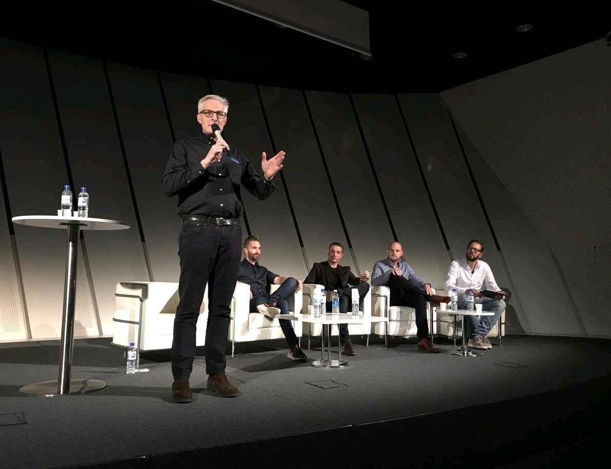 YellowbusTeam's tweet photo. Yellowbus's Commercial Director, Mike Douglass on the Dattocon Paris panel today, talking all things IT, nuclear and marketing #dattocon19 #datto #yellowbus #msp #event https://t.co/xt2tsFXYai