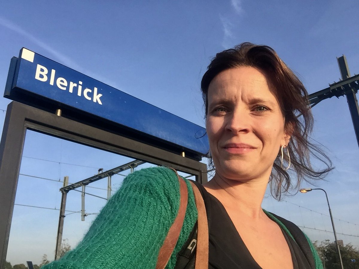 Wat ik zo tof vind aan mijn werk is dat ik overal in het land zelf weer geïnspireerd wordt. Vandaag was ik bij welzijnsorganisatie @WELpuntKOM deze professionals werken met heel hun hart om ouders en kinderen te versterken. #opvoedkwaliteitenspel #opvoedondersteuning