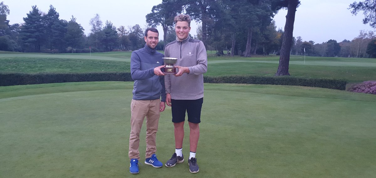After 4 playoff holes, Rob Boxall made birdie on the par 3 4th hole to claim the win. Congratulations to 2019 Surrey Bowl Winners Rob Boxall and Dan Harding #Champs
