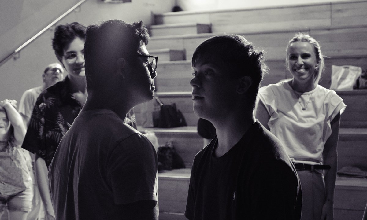 Prenotate al <a href="/teatrodeandre/">Teatro De Andrè</a>! Noi vi aspettiamo con la nostra produzione #SCADUTI Sabato 26 Ottobre alle ore 21.99! 📞 334.255.53.52