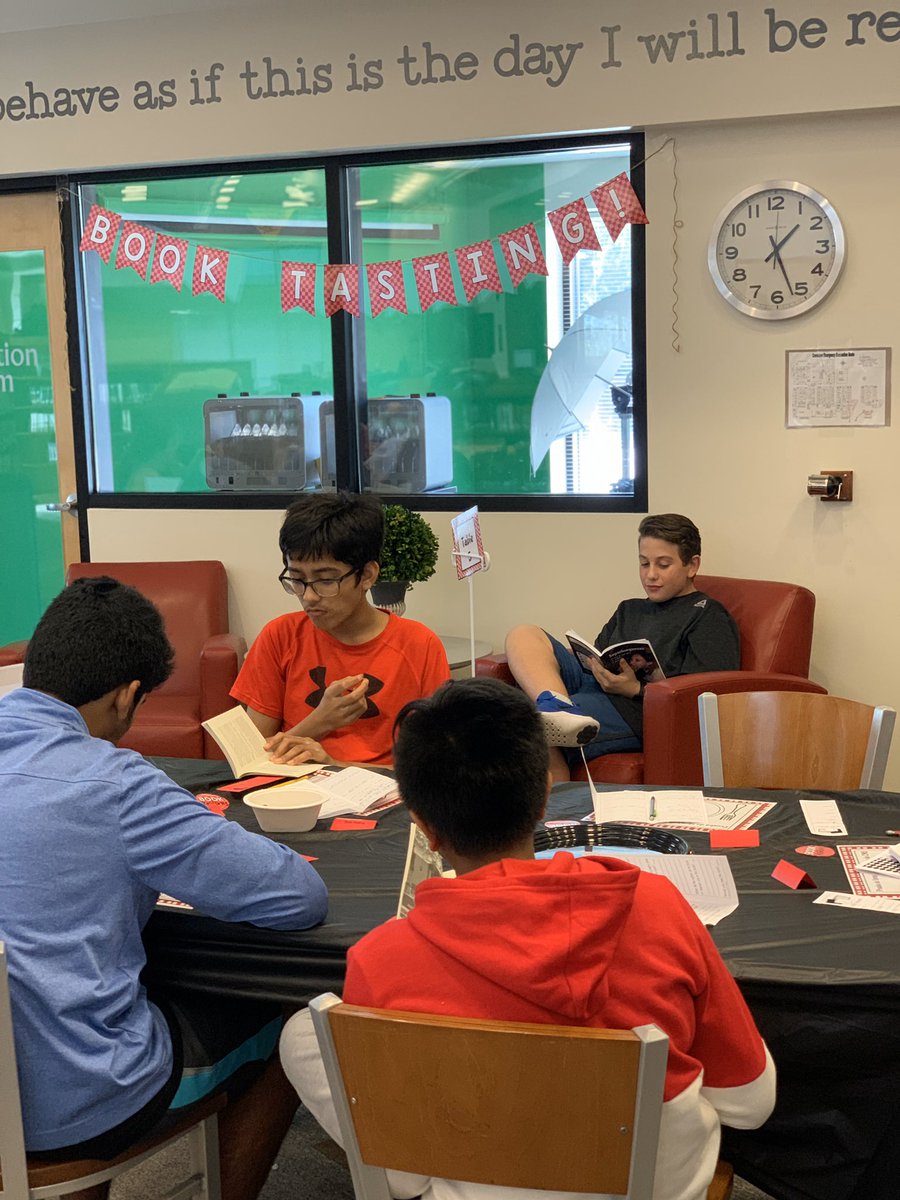 librarypageCMS's tweet image. Fun day and a first for me, a Book Tasting Cafe with Spanish Readers! Kids loved that they could read the books better than I could!! @CMSpanish #literacyinallcontents #thereisnoplacelikecrestview