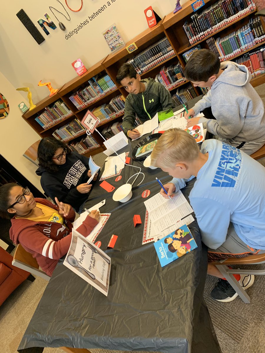 librarypageCMS's tweet image. Fun day and a first for me, a Book Tasting Cafe with Spanish Readers! Kids loved that they could read the books better than I could!! @CMSpanish #literacyinallcontents #thereisnoplacelikecrestview