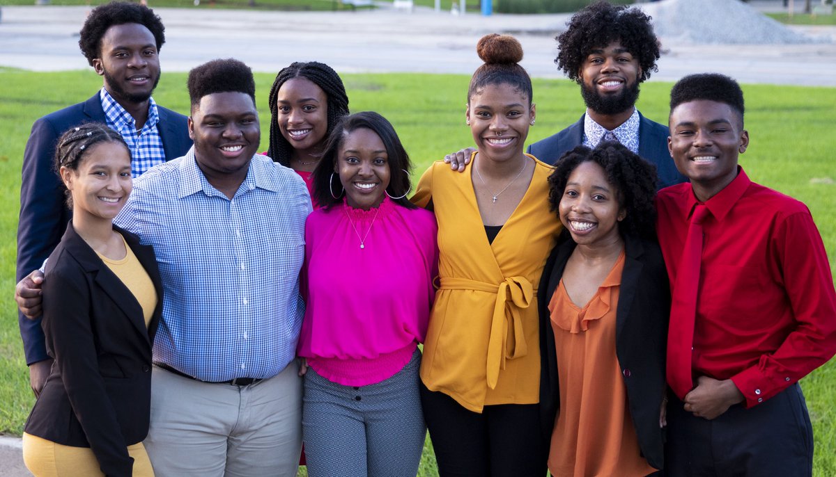 Drake_CBS's tweet image. Check out these photos of your 2019-2020 CBS Executive Board!❤️ We’re excited to continue our leadership this year! #DrakeUniversity #CoalitionofBlackStudents