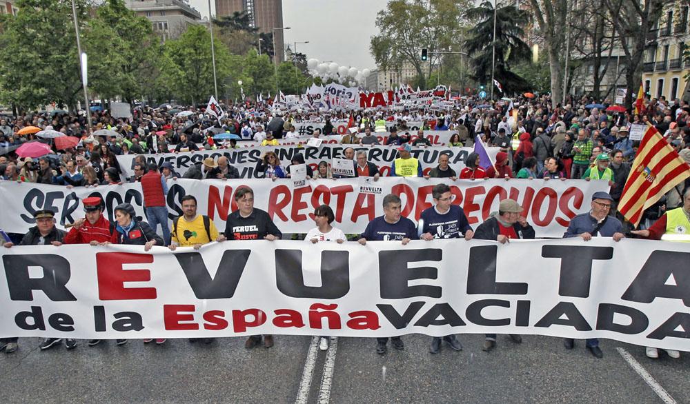 AseisVlc's tweet photo. Cuáles son las propuestas para la #EspañaVaciada por parte de los #partidos para el #10N #HoyporhoyEspañaVaciada #revueltaespanavaciada  #EspañaVaciada https://t.co/lwF1uBohYI
