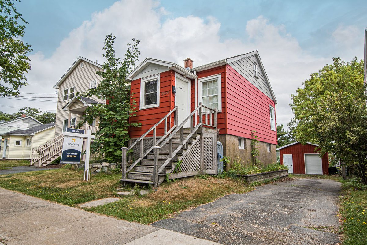 This quaint property is still waiting patiently for just the right person! Could it be you?

Call Logan at 902.830.2504 to schedule a private showing today!

parachuterealty.ca/index.php/List…