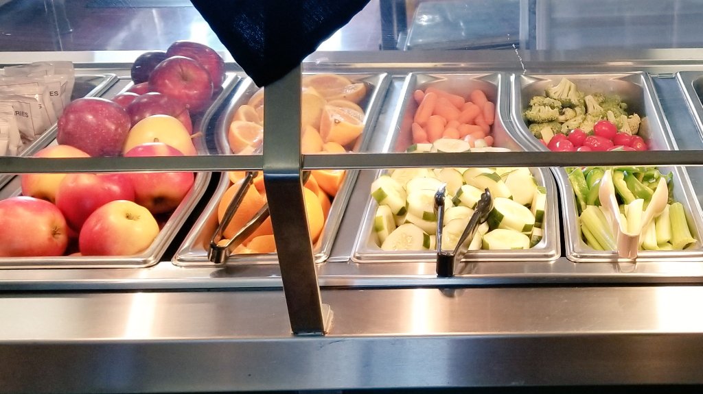 DoudKatrina's tweet photo. One of my favorite places to eat lunch!! The Rock L. Butler Middle School cafeteria always looks fantastic.  The Fresh fruit and vegetable bar was beautiful and the Cheeseburger Stromboli was delicious! @WASDSpotlight @wasdsuper #TNGfeedskids https://t.co/pFMFS7tTMJ