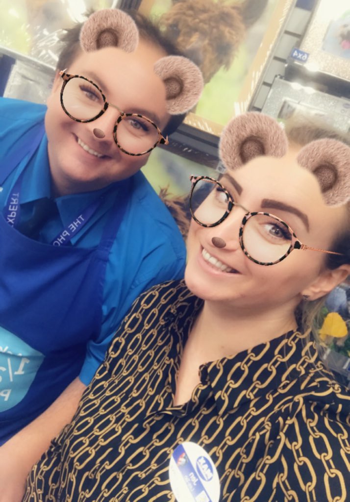 rentonj7's tweet image. Fab xmas meeting down the pointy end! #cornwall great to catch up and get ready for December!! Lovely to meet newbie Lee too who is doing fab!! #max #photo #funatwork #ready #beardedladies lovely to catch up with mobile Dee too ❤️ #exciting #readytogo great workshops too 👍🏻