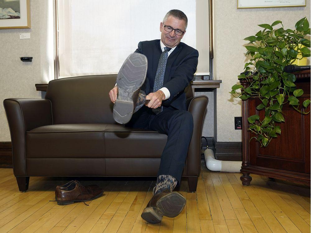 edmontonjournal's tweet image. Alberta government to table budget with 'surgical' cuts: Finance minister

“This will be a thoughtful, surgical budget, that will balance in our first term, within four years.”

#ableg #abpoli 
edmontonjournal.com/news/politics/…