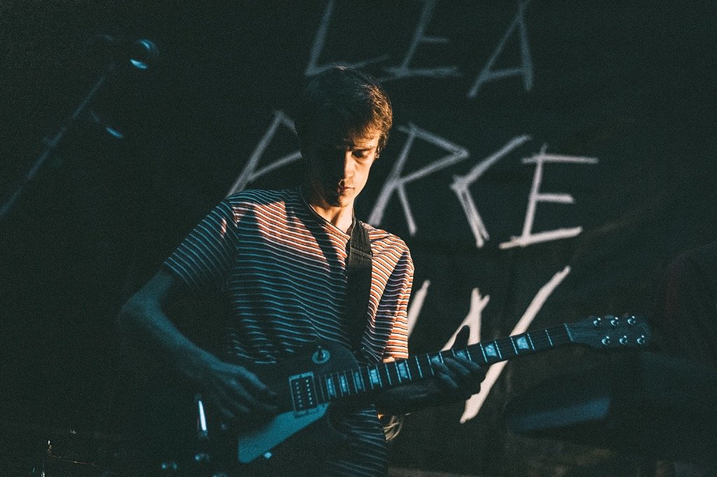 Snová odrhovačka ruku v ruce s podzimem? <a href="/LeaPorcelain/">Lea Porcelain</a> &amp; domácí indýčko <a href="/SgtJammer/">Sergeant Jammer</a> v #KasarnaKarlin, komplet #fotogalerie 📸 na našem webu 👉 fullmoonzine.cz/galerie/lea-po…