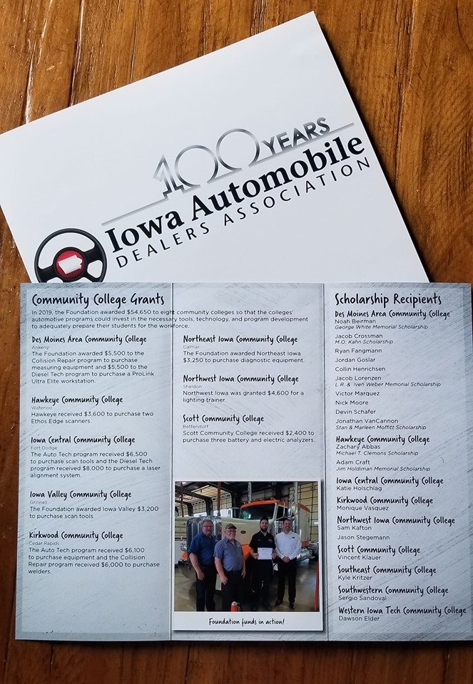 MatsonForHouse's tweet image. Pleased to join @IowaADA members to learn about their legislative issues! I appreciate the dealers who give back to our communities by supporting local schools &amp;amp; nonprofits. In 2019, they also awarded $54k to community colleges (including DMACC in #HD38) for automotive programs!