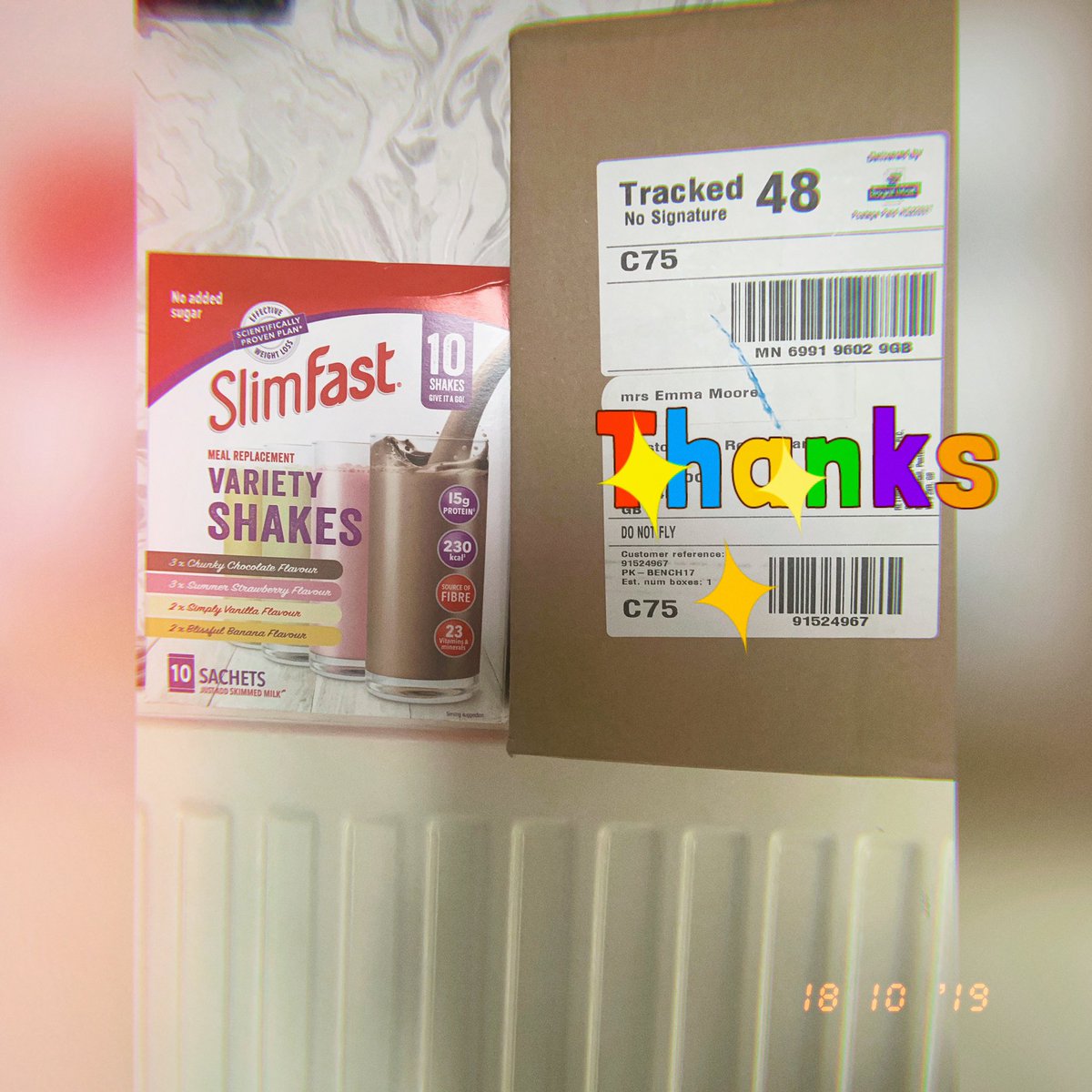 EmmaMooreCoUk's tweet photo. This couldn’t have arrived on a better week! Graduation is a few days out 🥳🧡Thanks @SlimFastUK for the free box (and the marriage gave me a right laugh!) #SlimFastWorksForMe and is the only way I can stay off bread! 🍞🤤#BlissfullBanana 🍌🍌🍌 https://t.co/XDw2Ys64dc