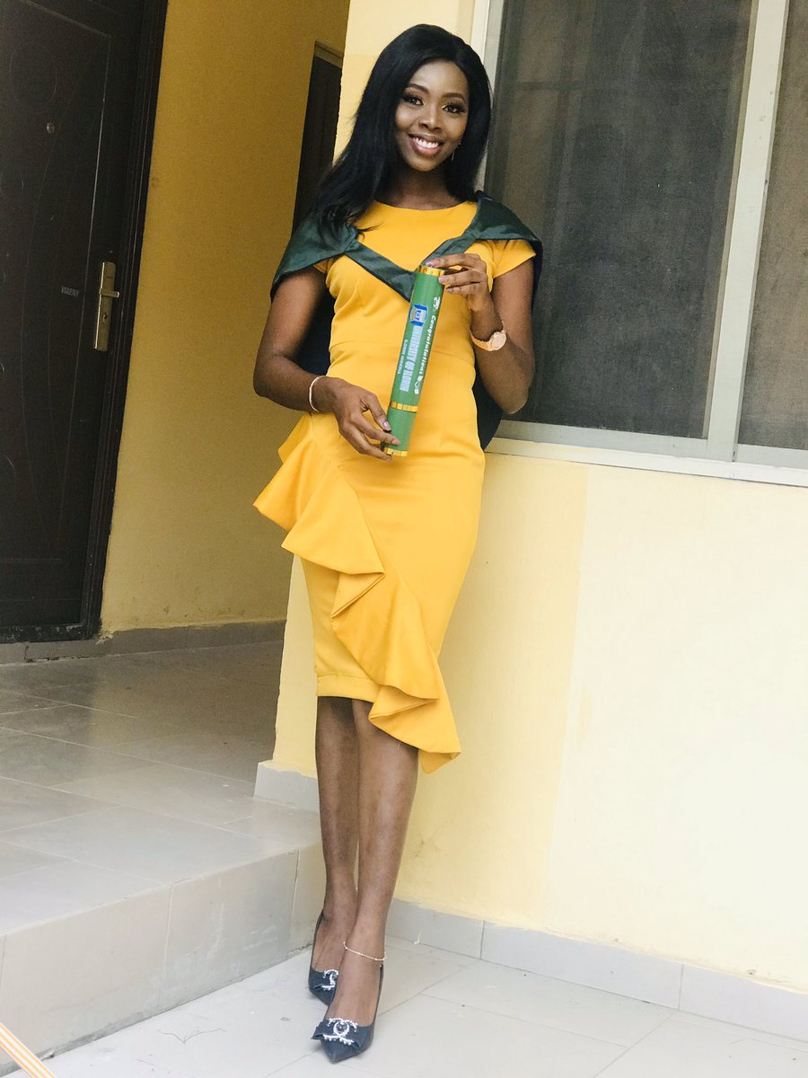 foreverameenah's tweet photo. Alhamdulilah 🎉🎉🎊

 Let’s do this guys drop your convocation pictures 
.
.
.
#Unilorin35thConvocation 
#Atiloatide 
#favourmarket🌹 https://t.co/Q39yOKMruE