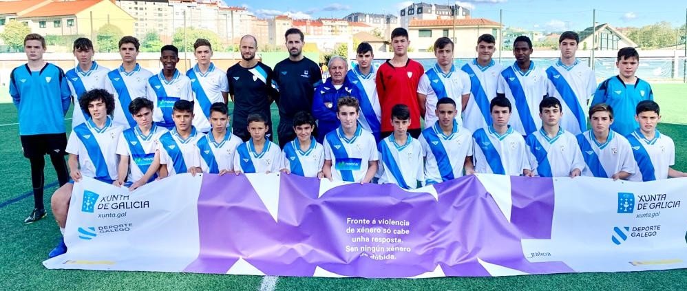 Gran experiencia en la tarde de ayer para Abraham, Adrián Abella y Pablo infantiles de  #BaseOurenseCF la participación en el entrenamiento de LA SELECCIÓN GALLEGA SUB 14 de <a href="/_david_paez/">David Páez</a> en el campo federativo de Coia para el campeonato de España. 
📸 <a href="/futgal/">RFGF</a>
#SelecciónsGalegas