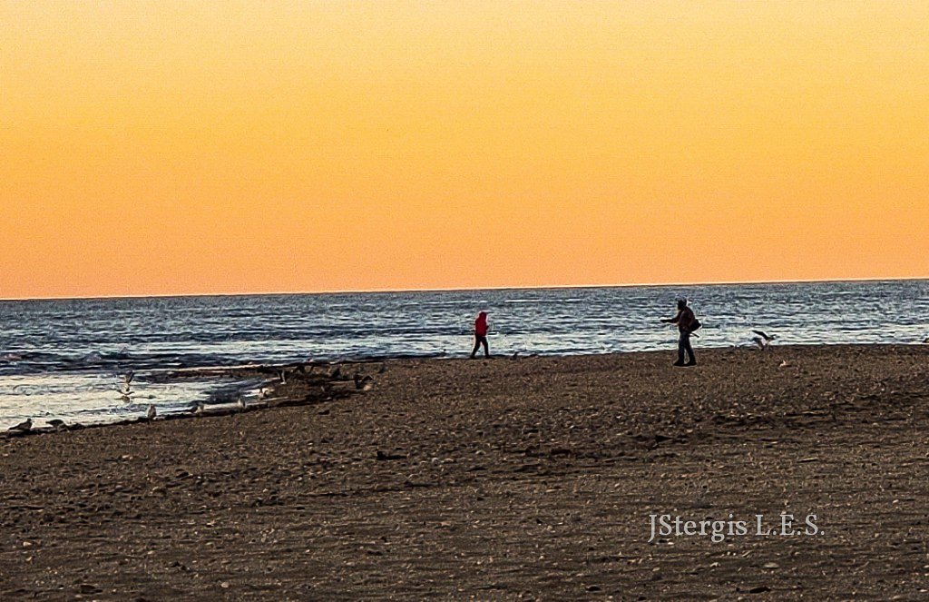 NYEntertain's tweet photo. "Red Sunset" #MyPhotography #MyInstagram #RedSunset #fortsalonga #longisland #longislandphotographer #beachlife #johnsles #JStergisStudios https://t.co/RJuQ3WkYeR