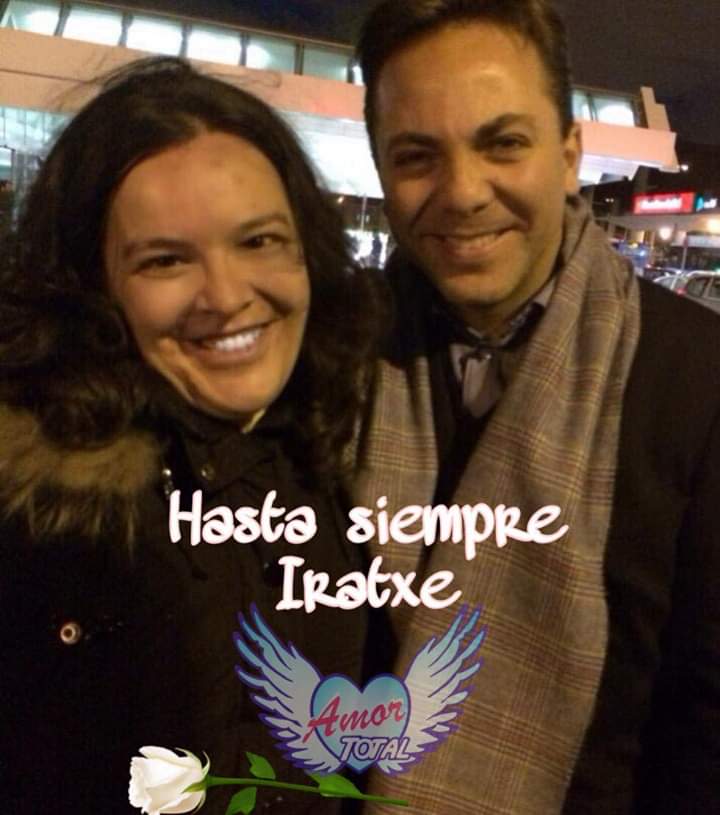CCAzulGrisEsp's tweet photo. Desde hoy hay un #Ángel más cantando en el cielo #LloranLasRosas
Desde @CCAzulGrisEsp decimos adiós a @78Iratxe D.E.P. presidenta del Club dedicado a @CristianCastro @8AmortotalEsp y damos nuestras condolencias a sus familiares y amigos.
@Shu_MR_ https://t.co/B2dZV55XGo