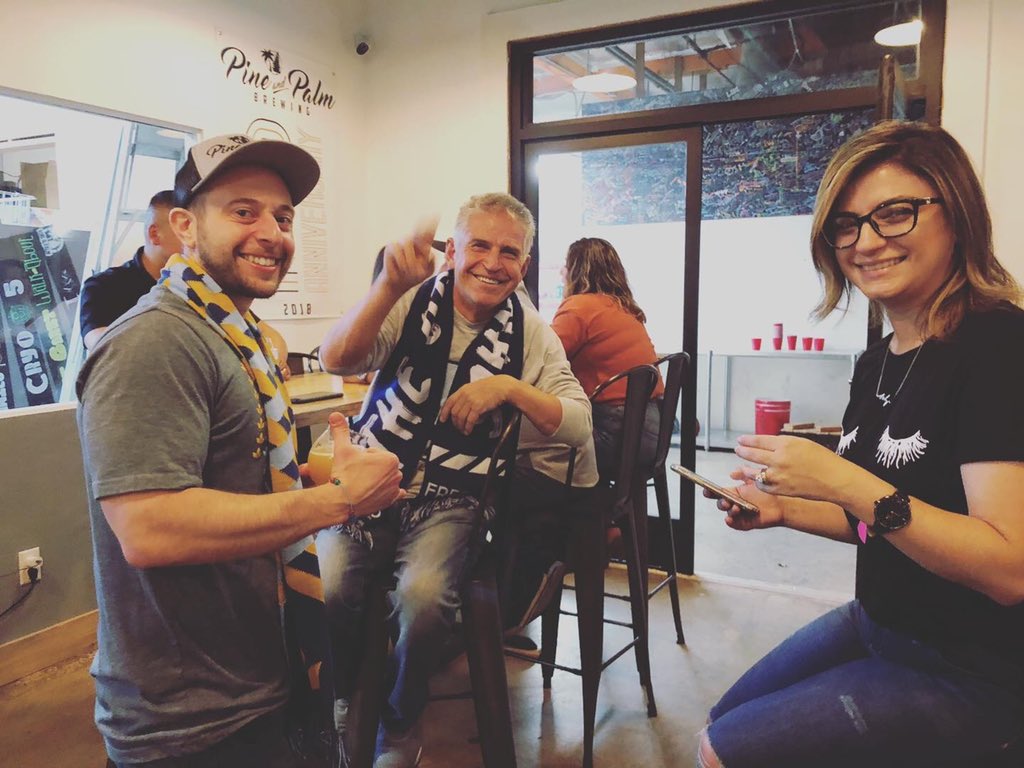 FresnoSkulk's tweet photo. The best away match watch parties have been at the great Pine &amp; Palm Brewing!! Cheers, gents!

#FresnoFoxes #FresnoSkulk
#BuiltForFresno #BuiltForFresnoFC
#FoxesTilWeDie #SomosZorros
@ffcfoxes @559_fc https://t.co/6uEUKlGcea