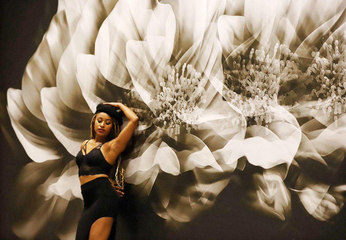 FreakyDrique's tweet image. Baby you the finest.. pussy taste like diamonds 💎 how’d you get so timeless? 🌹