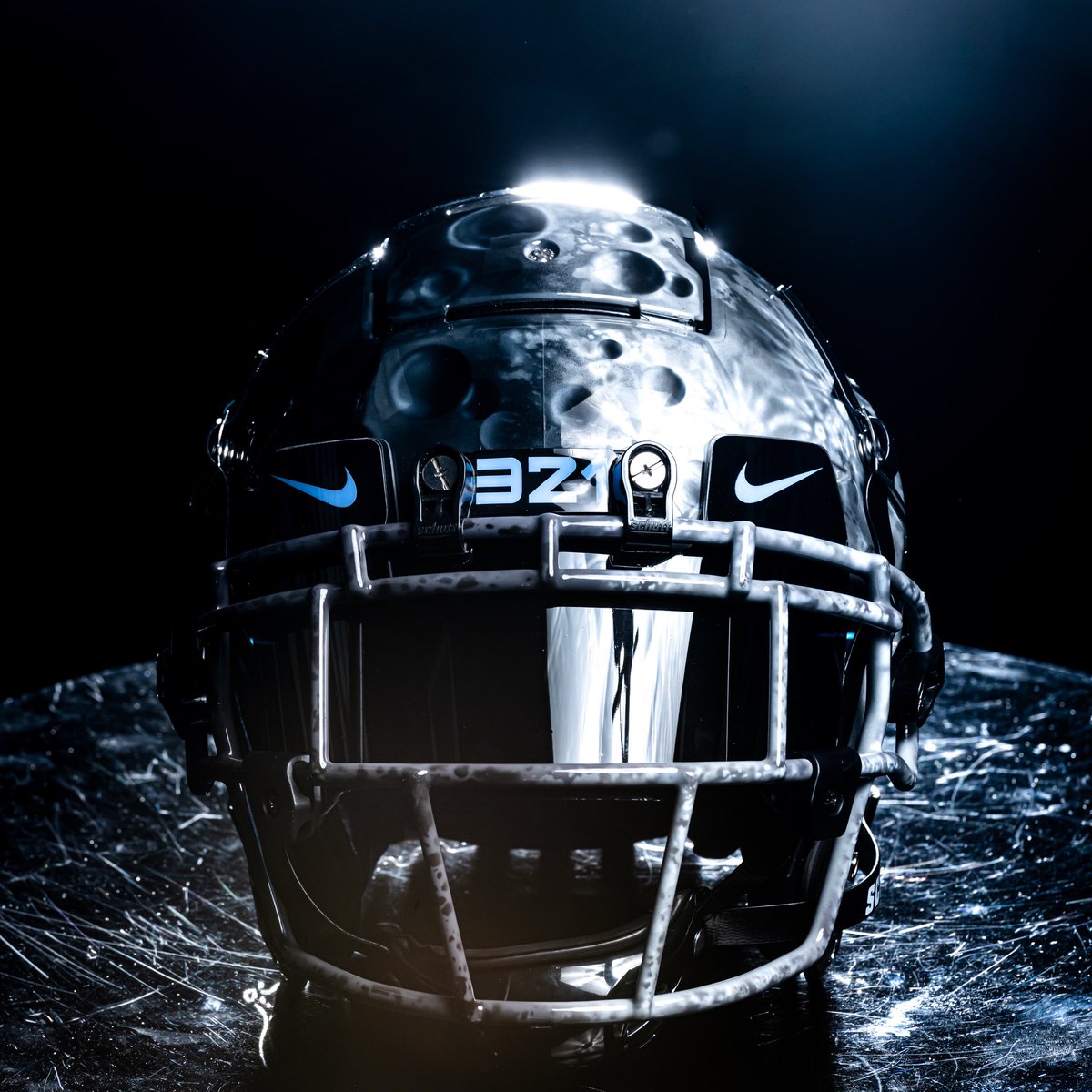 UCF_Football's tweet photo. 🌕...🌗...🌑

3️⃣...2️⃣...1️⃣

https://t.co/Szbg7Cahic

#UCFinSpace https://t.co/8W4BkAolC3