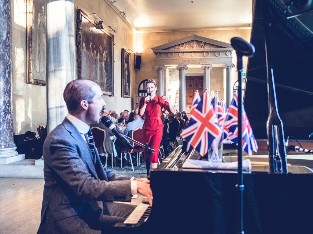 Remembrance lunch at Woburn. We are pleased to welcome back Lili la Scala, performing a poignant blend of vintage songs while guests enjoy a traditional two course Sunday lunch. £27.50 per person to include the lunch an entertainment. ow.ly/qMVO50wRVyJ

#events #woburn